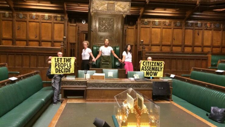 İngiltere parlamentosunda protesto!