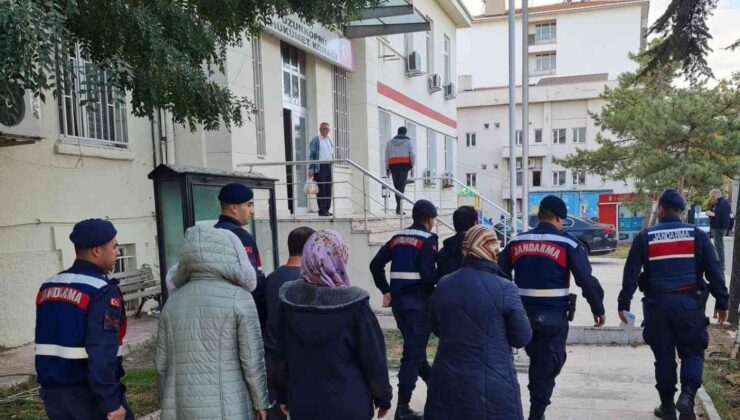 Yunanistan’a kaçmaya çalışan 22 terör şüphelisi yakalandı