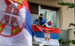 Kosovalı 300 Sırp polis plaka uygulamasını istifa ederek protesto etti