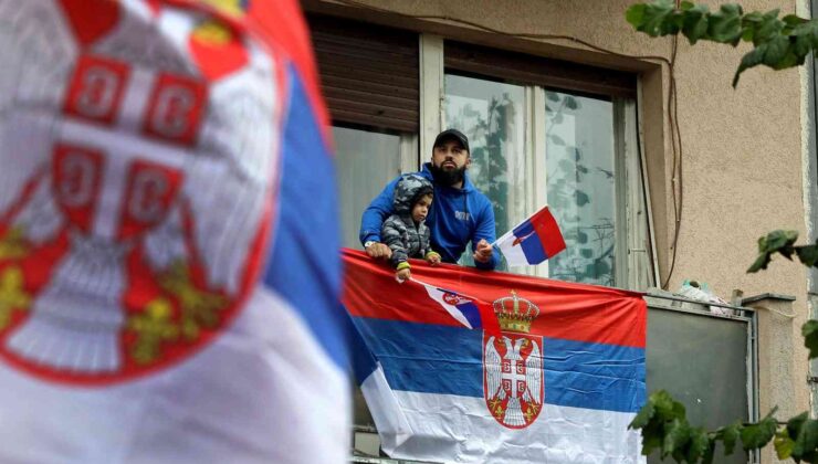 Kosovalı 300 Sırp polis plaka uygulamasını istifa ederek protesto etti